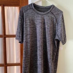 Metal vent tech tee lululemon XL